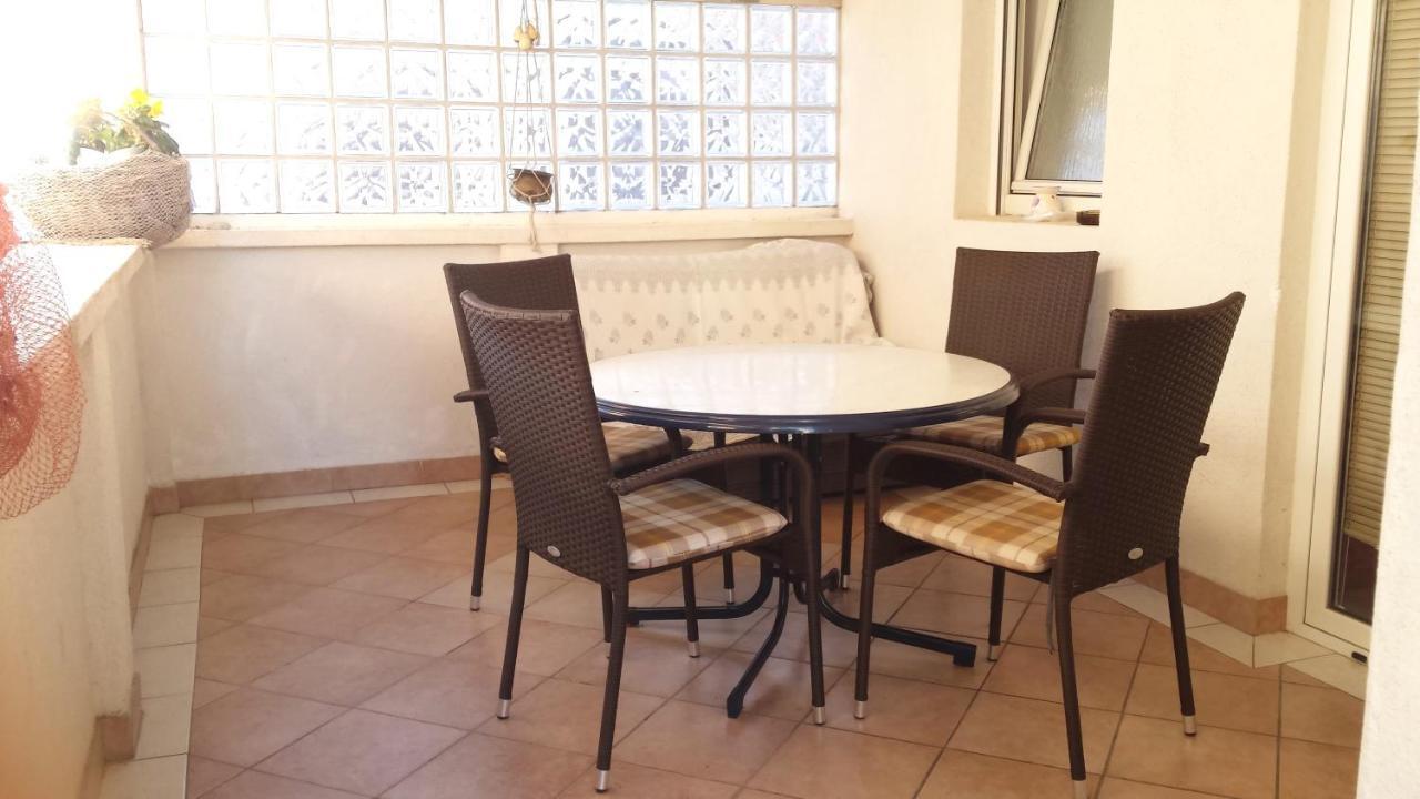 Apartments Sanda Tribunj Tribalj Habitación foto